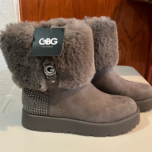GBG LOS ÁNGELES WOMEN’S ALEYA.
FAUX SUEDE ANKLE BOOTS SIZE 8 Grey /silver. - Picture 1 of 6